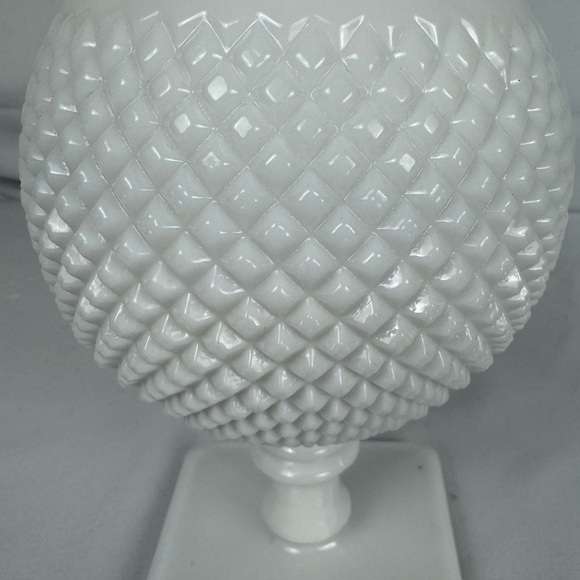 Vintage Westmoreland Milk Glass Ivy English Hobnail Diamond Vase Ball - Picture 2 of 8